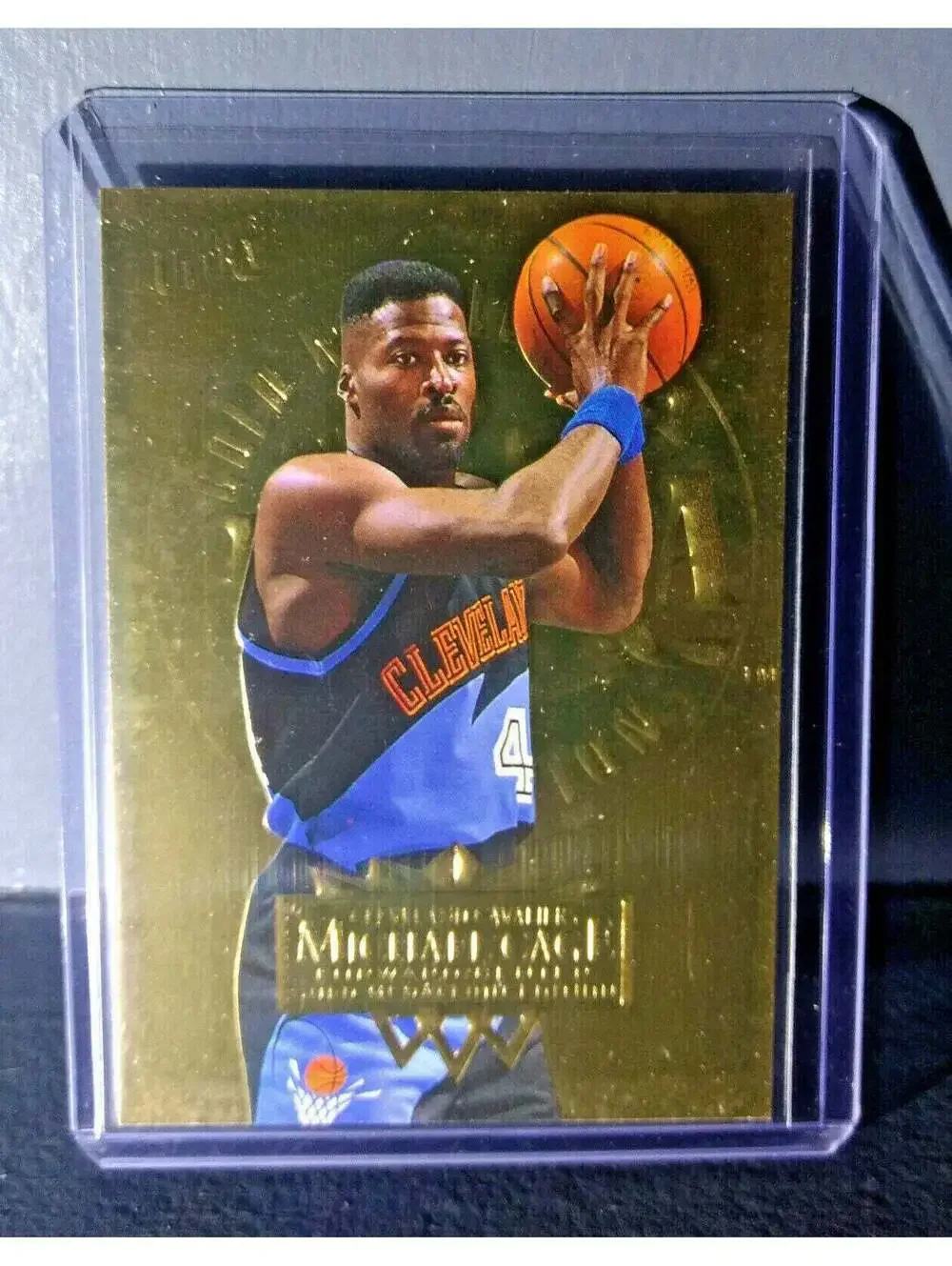 1995-96 Michael Cage Fleer Ultra Gold Medallion #30 Basketball Card